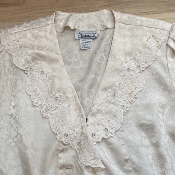 Vintage Notations Womens Cream Embossed Blouse - Picture 2 of 9